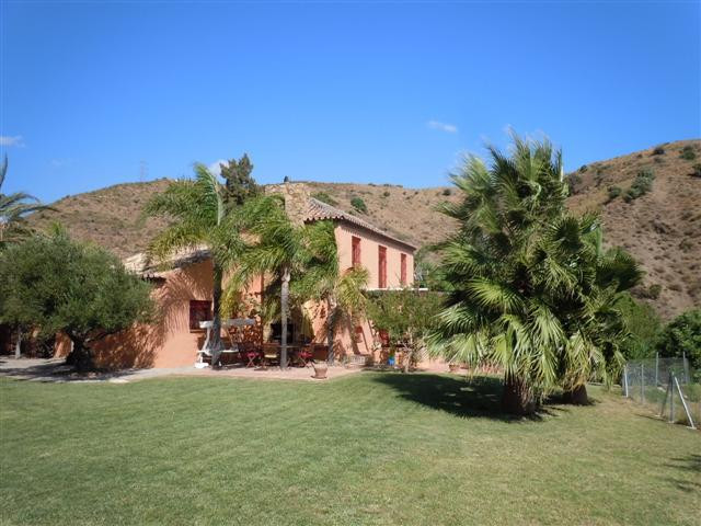 House for sale in Estepona