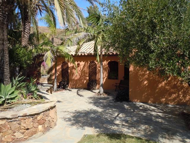 House for sale in Estepona