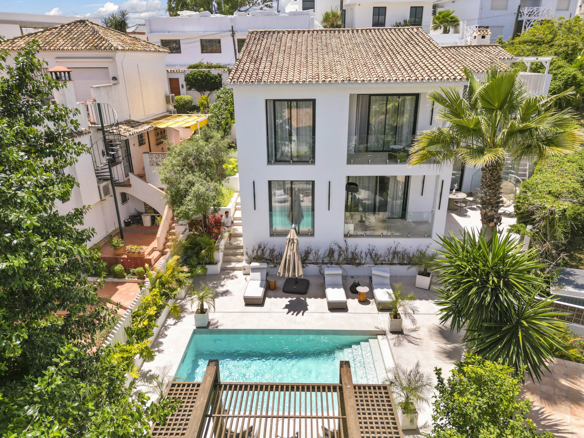 Villa myynnissä Nueva Andalucía (Marbella)