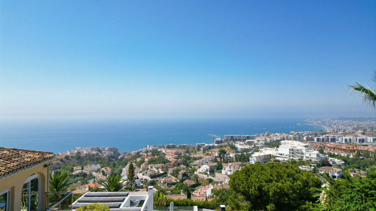 Villa in vendita a Benalmádena