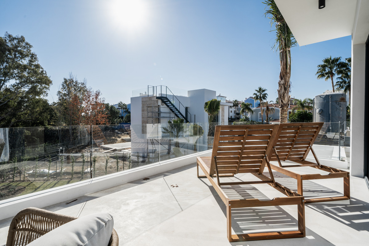 Villa til salg i Estepona