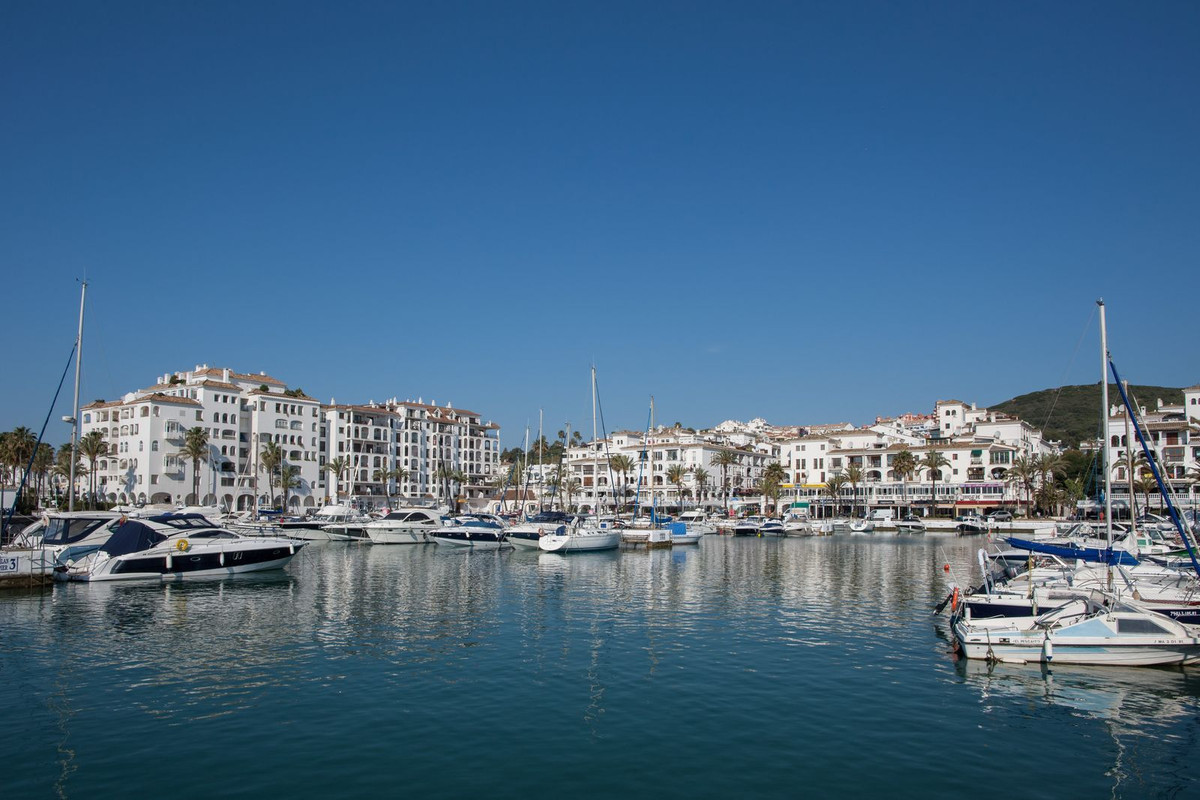 Villak salgai in Casares