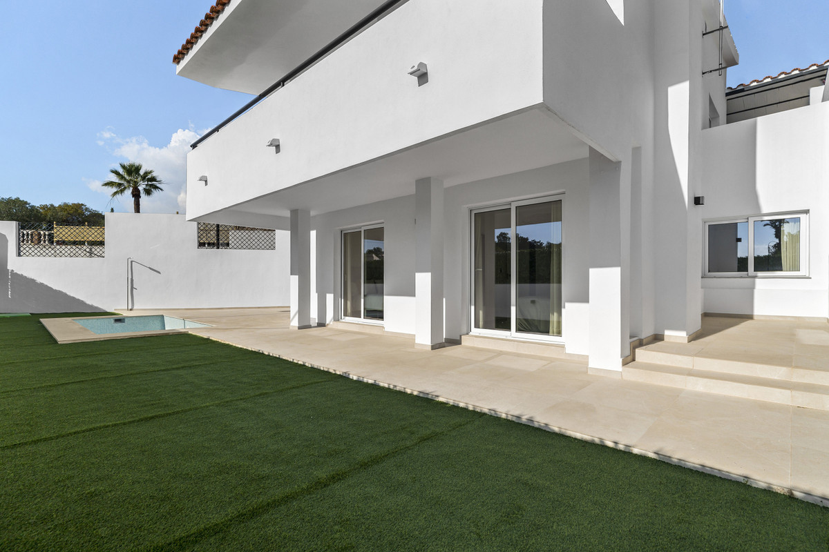 Villa for sale in Mijas