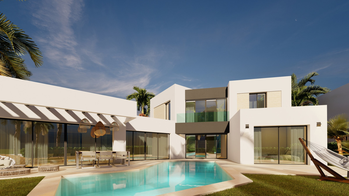 Villa for sale in Estepona