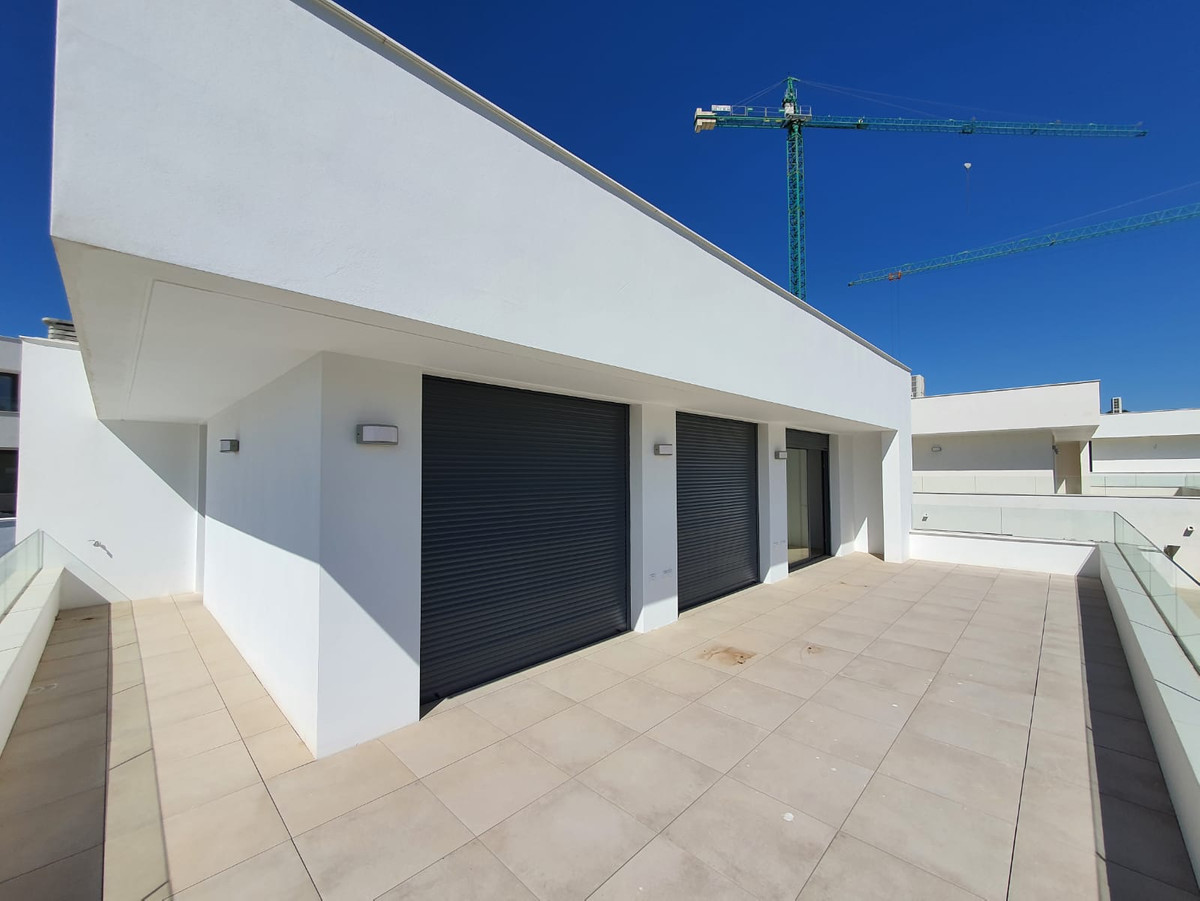 Villa for sale in La Duquesa (Manilva)